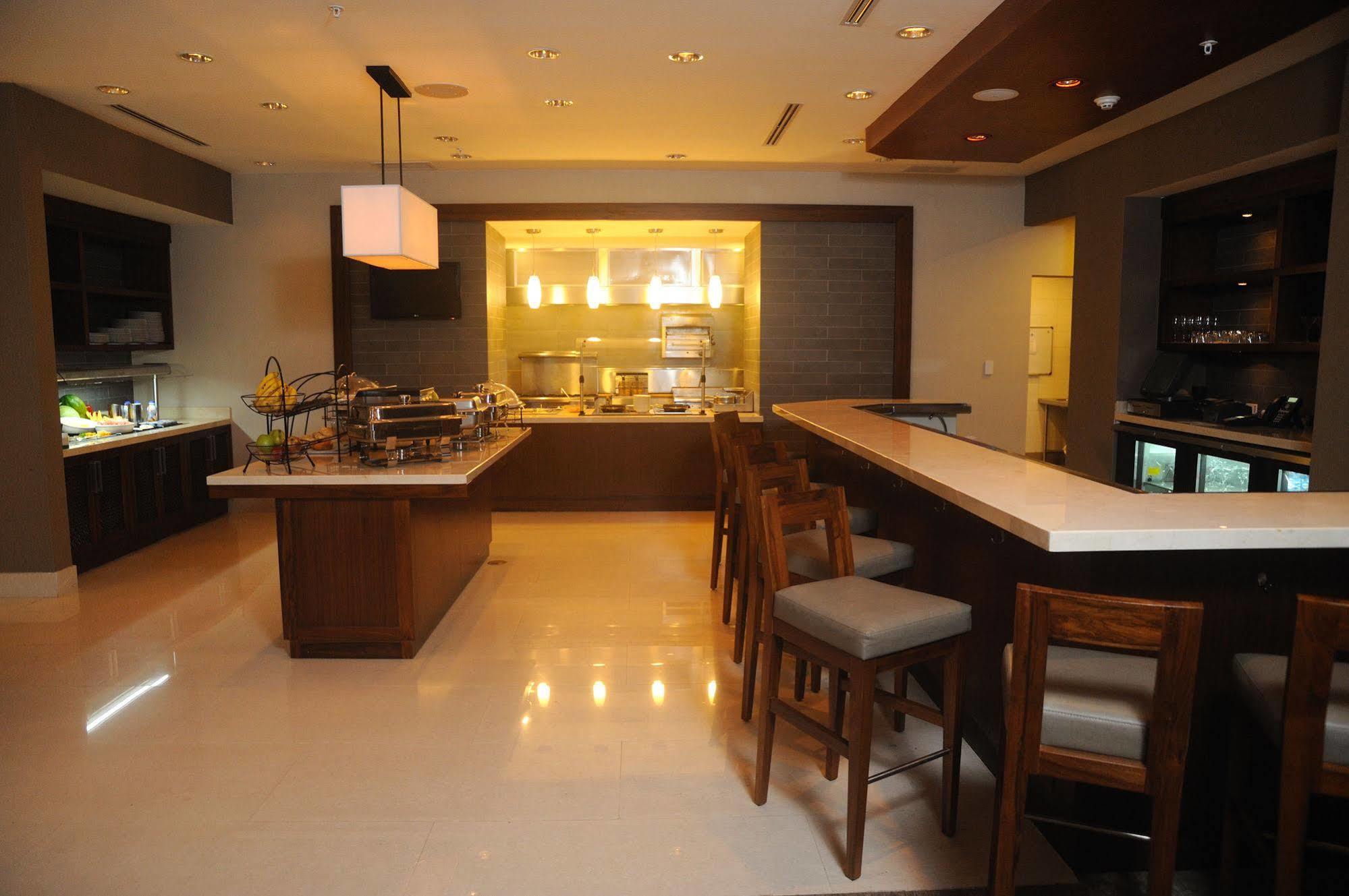 Hilton Garden Inn Panama City Downtown, Panama ภายนอก รูปภาพ